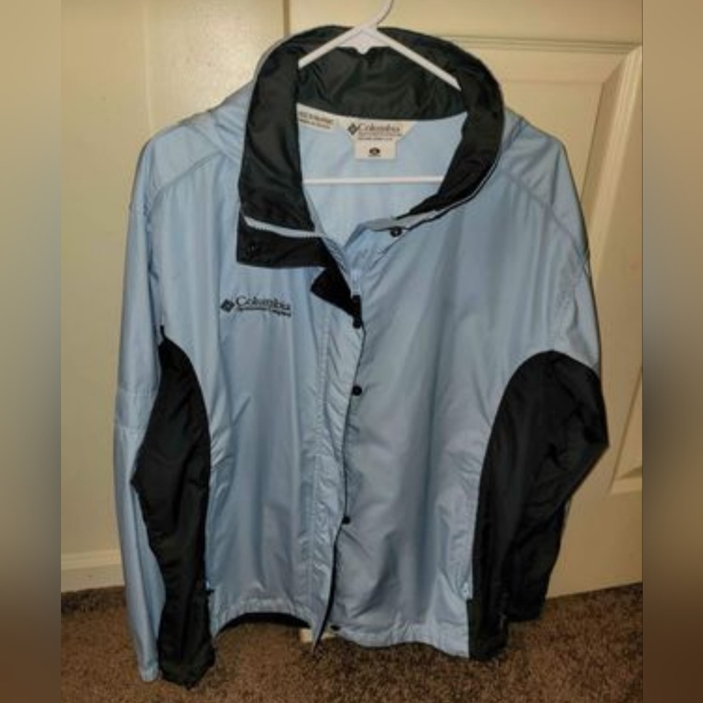 Columbia Women's Lightweight Jacket, Blue. Used But Excellent Condition. Size XL